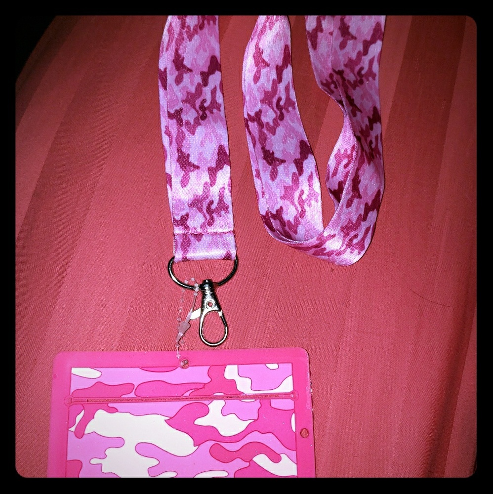 🌟NWOT Pink and White Camo Lanyard🌟